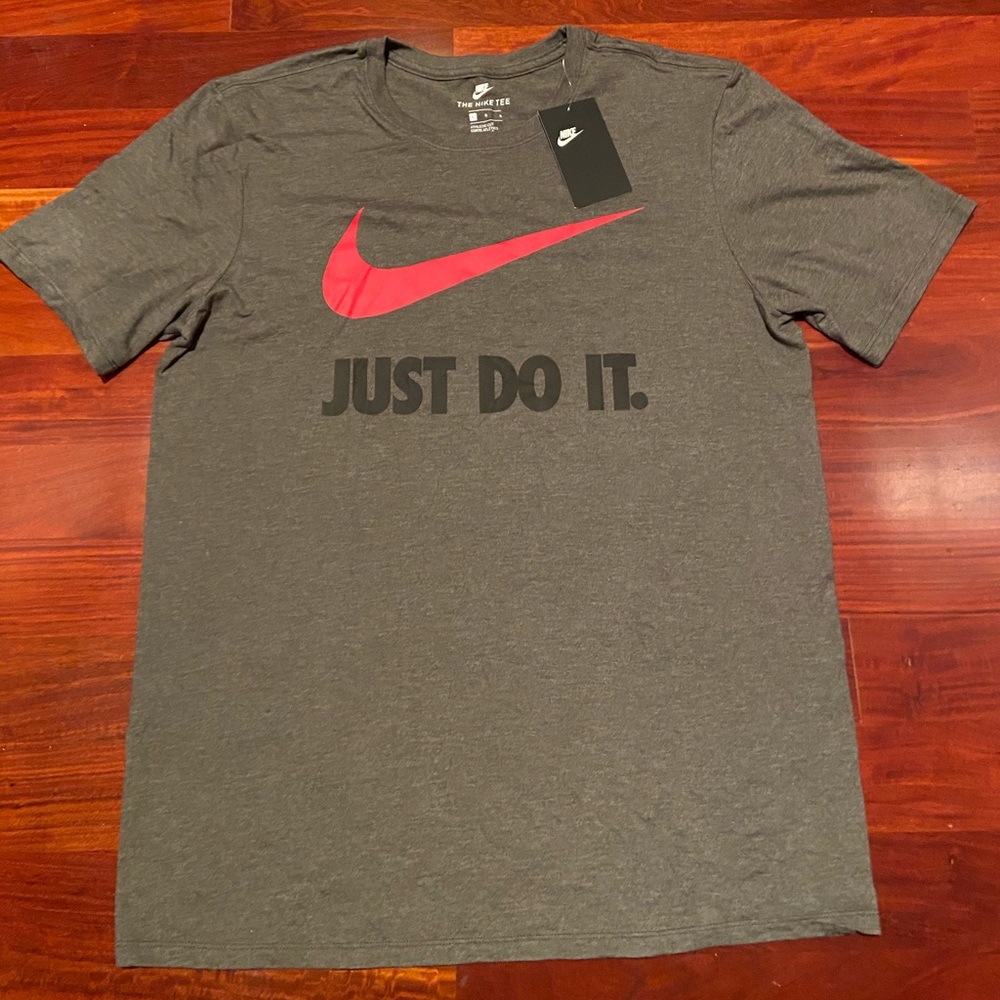 Nike Swoosh Logo Tee Shirt Large NEW NWT